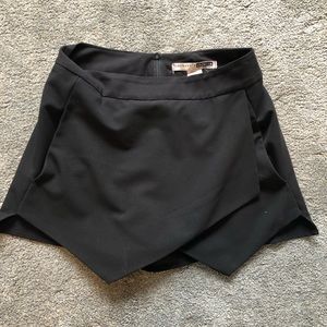 Revolve Asymmetric Black Skort size Small